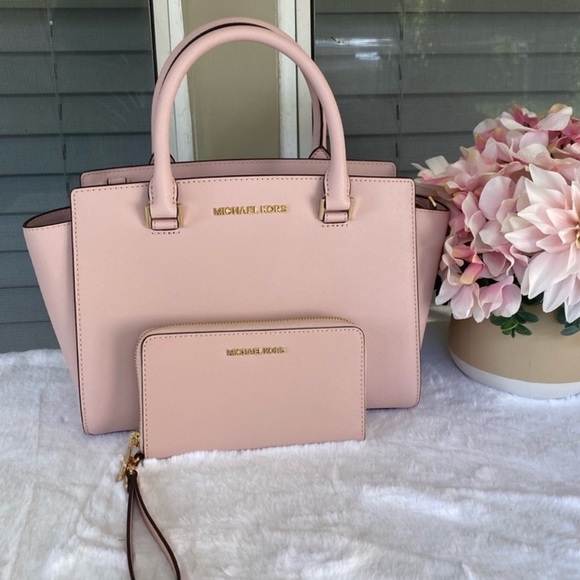 Michael Kors Handbags - Michael Kors Selma satchel & wallet